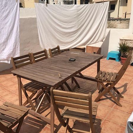 Characteristic Garibaldi Apartment Bari Exterior photo